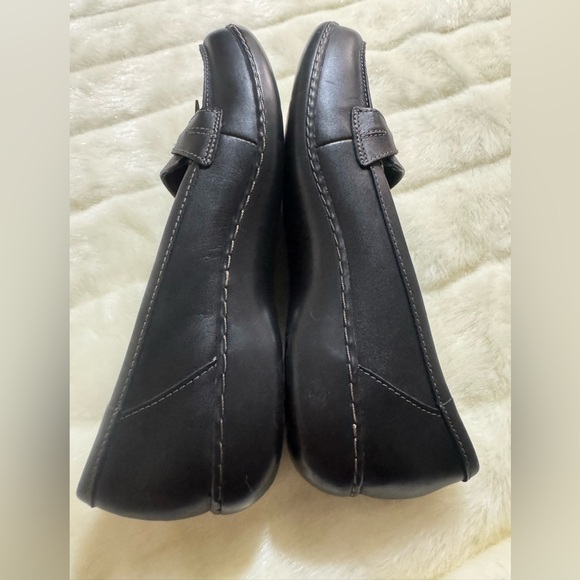 Clarks Black Leather Loafers for Women - Picture 12 of 12